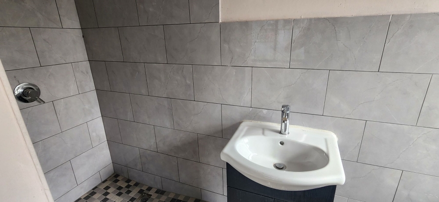 4 Bedroom Property for Sale in Palmiet Western Cape